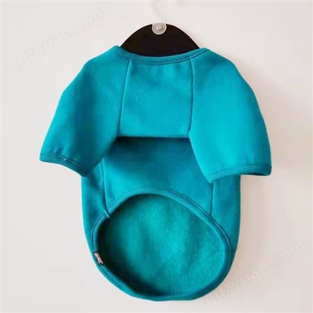 青岛蓝宝石针织供应小猫服装定制，厂家加工宠物服饰