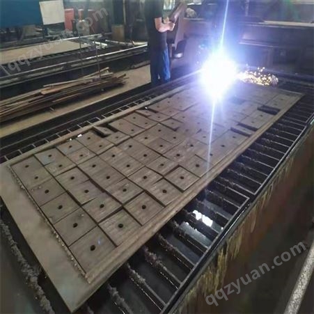 复合耐磨钢板 堆焊耐磨板 高耐磨抗冲击 中锐 定制样品