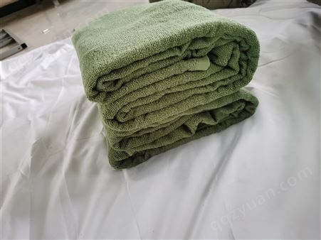 车内备用纯色毛巾被 公寓民宿用薄毯 学校统一军绿毛巾毯